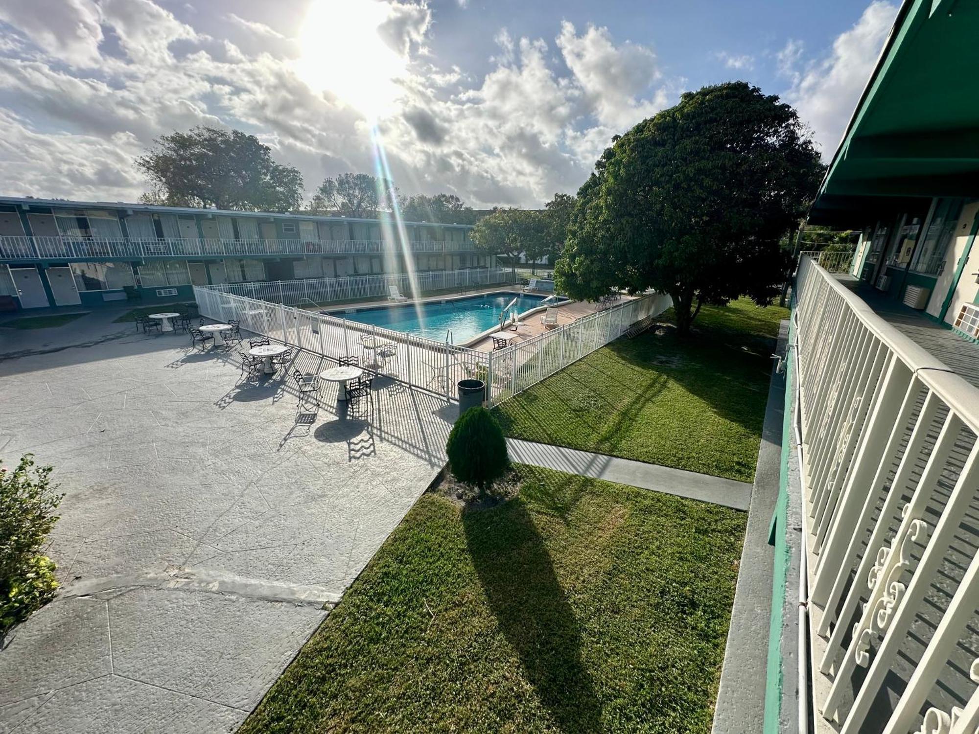 Boca Inn Boca Raton Εξωτερικό φωτογραφία
