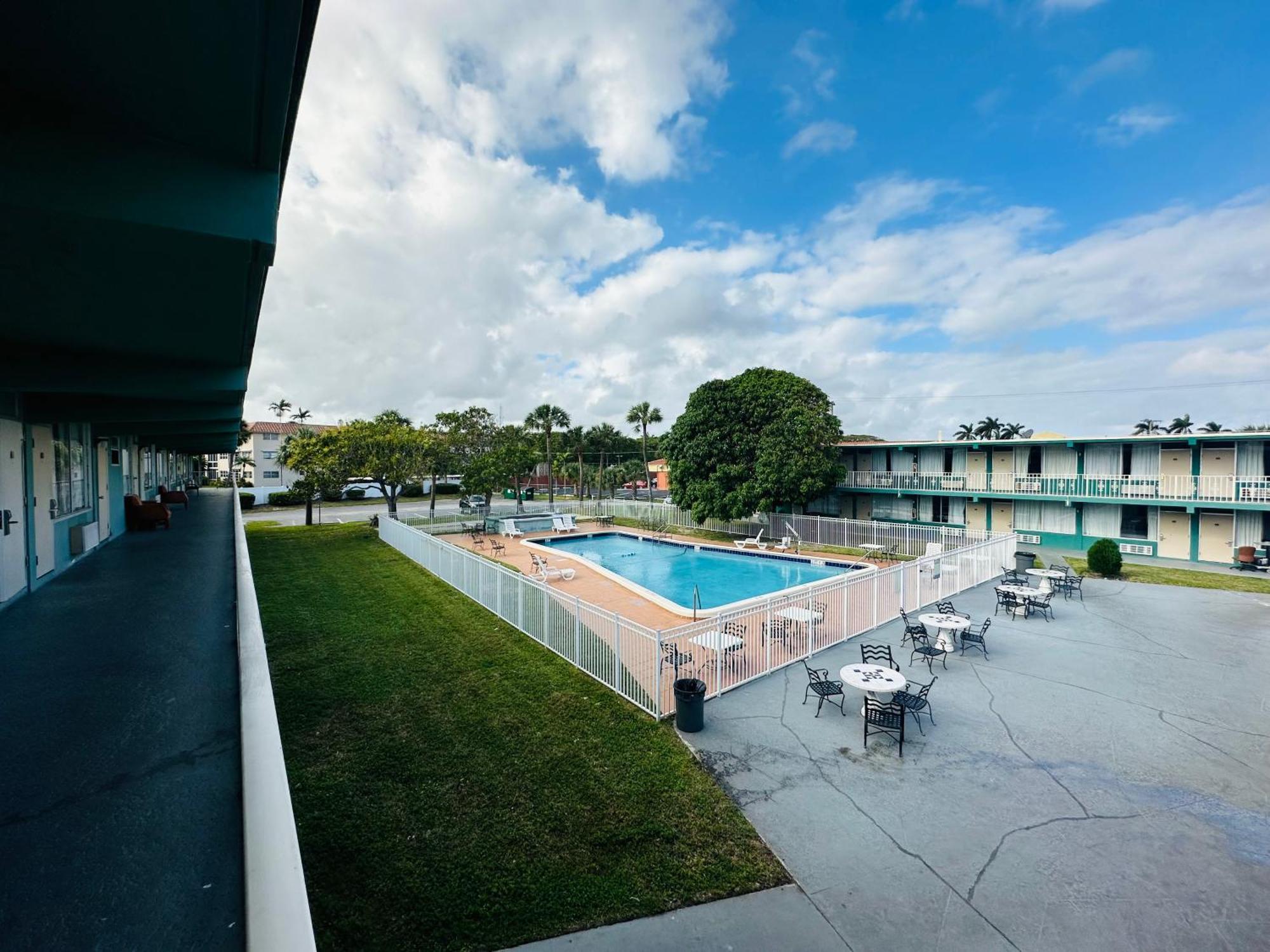 Boca Inn Boca Raton Εξωτερικό φωτογραφία